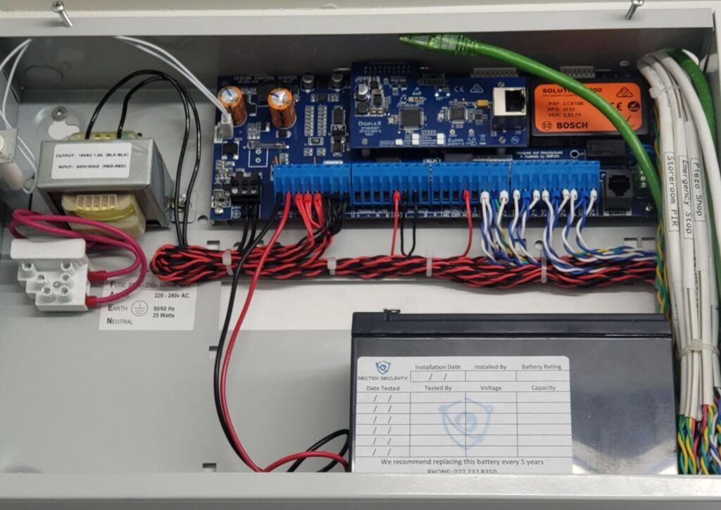 Bosch Solution 6000 alarm panel