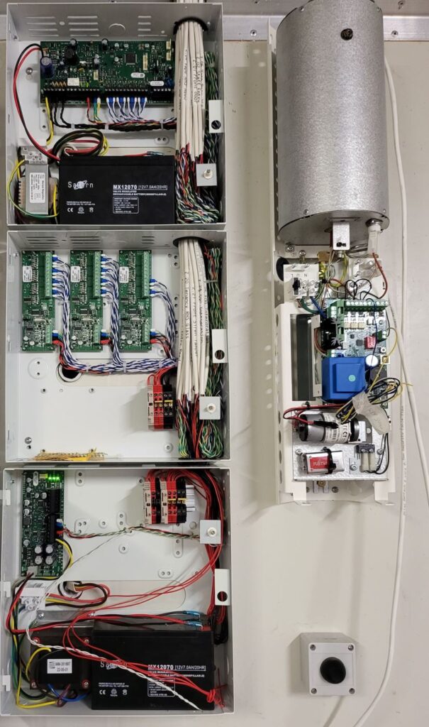 Paradox alarm with backup batteries